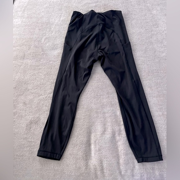 Athleta Ultimate Stash Pocket 7/8 Tight 1324 Medium Petite Black Pickleball - Picture 4 of 4